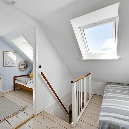 בית נופש Prime Location Renovated And Charming House In Aarsdale *